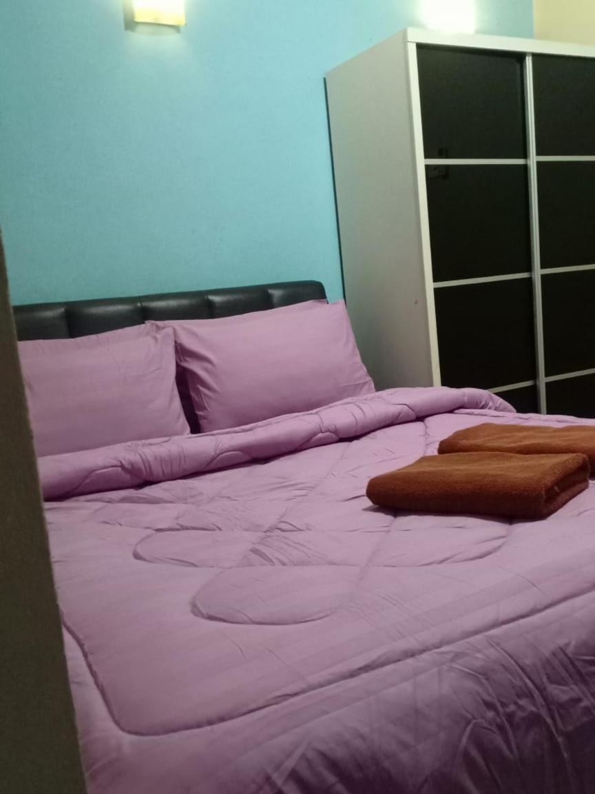 Manja Inn, Paka Exteriör bild